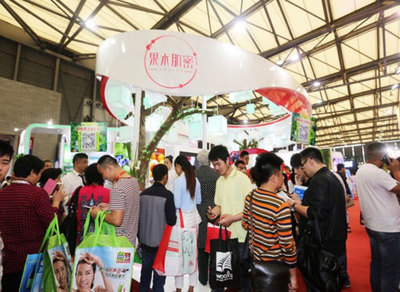 隆力奇2015年十件大事 打造平臺(tái)不斷擴(kuò)市場_直銷報(bào)道網(wǎng)-行業(yè)新聞門戶網(wǎng)站